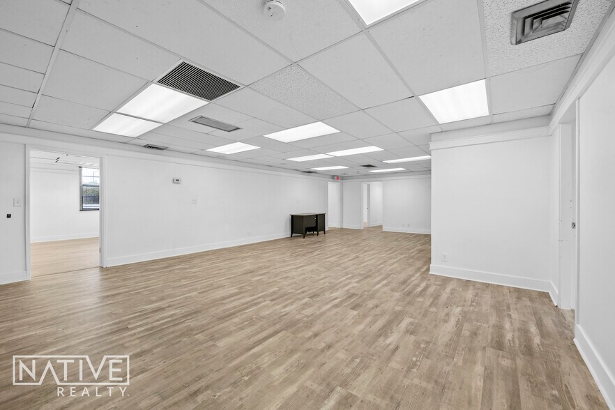 2132-2200 E Oakland Park Blvd, Fort Lauderdale, FL à louer - Photo du bâtiment - Image 3 de 23