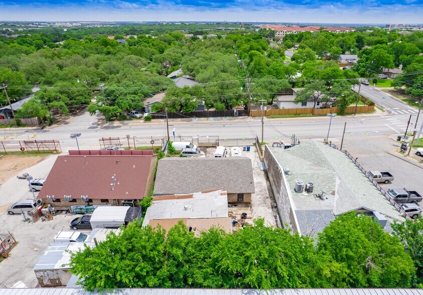 8212 Georgian Dr, Austin, TX à vendre - Photo du bâtiment - Image 2 de 30