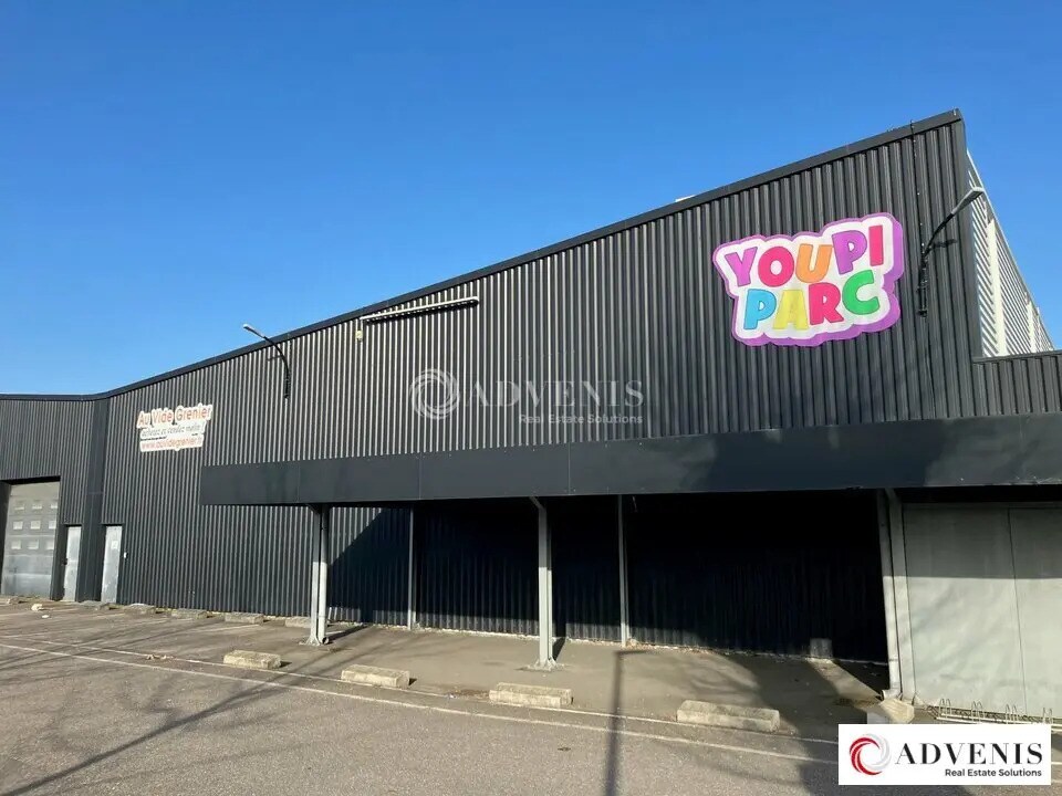 Retail in Pessac for lease Building Photo- Image 1 of 7