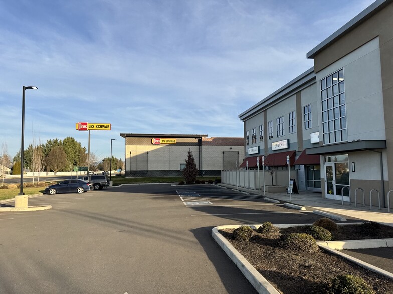 4801 Biddle Rd, Central Point, OR for lease - Building Photo - Image 2 of 16