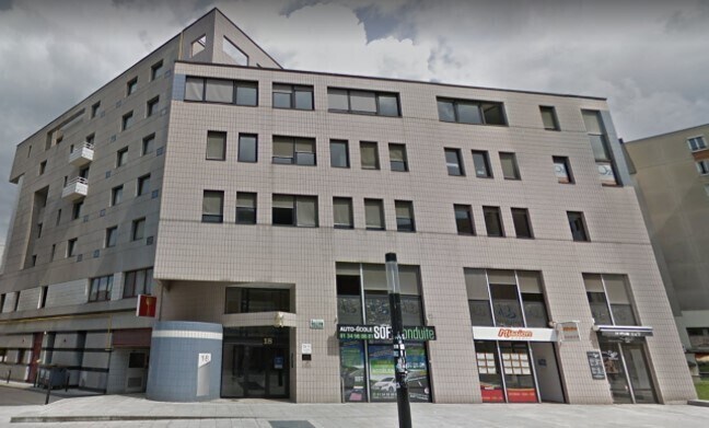 18 Rue Joël Le Theule, Montigny-le-Bretonneux à louer - Photo du bâtiment - Image 1 de 1