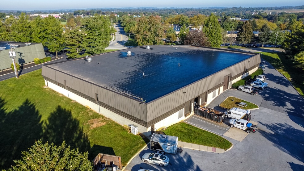 1816 Olde Homestead Ln, Lancaster, PA à louer - Photo du bâtiment - Image 1 de 29