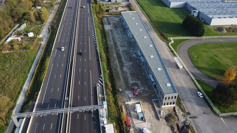 Flex dans Bourgoin-Jallieu à louer - Aérien - Image 3 de 5