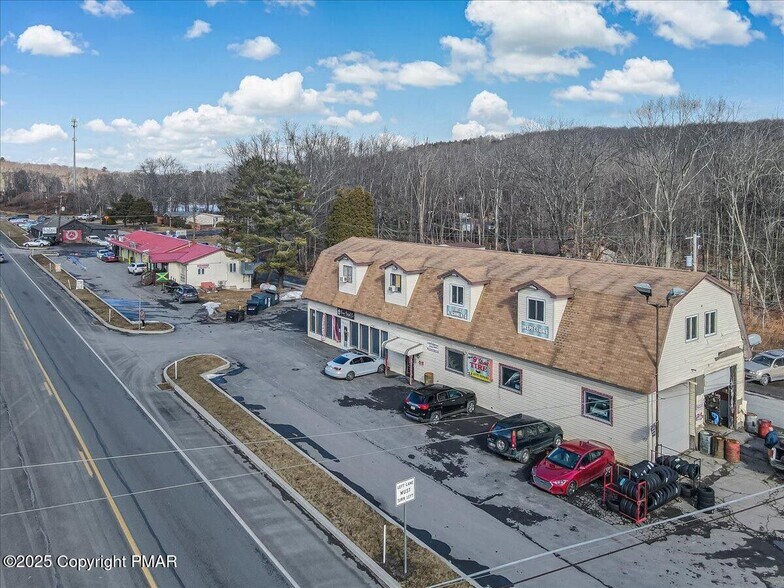 2185 Route 611, Swiftwater, PA à vendre - Photo du bâtiment - Image 2 de 2