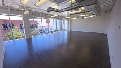 15130-15132 Ventura Blvd, Sherman Oaks, CA for lease Interior Photo- Image 2 of 3