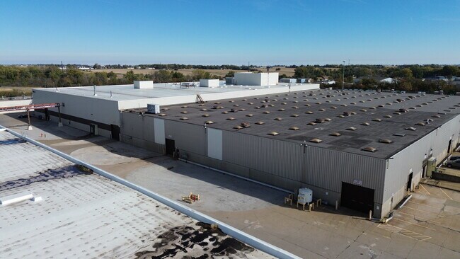More details for 200 E 90th St, Davenport, IA - Industrial for Lease