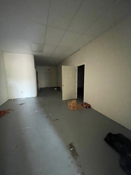 1999 Us-80, Jackson, MS for lease - Interior Photo - Image 3 of 3