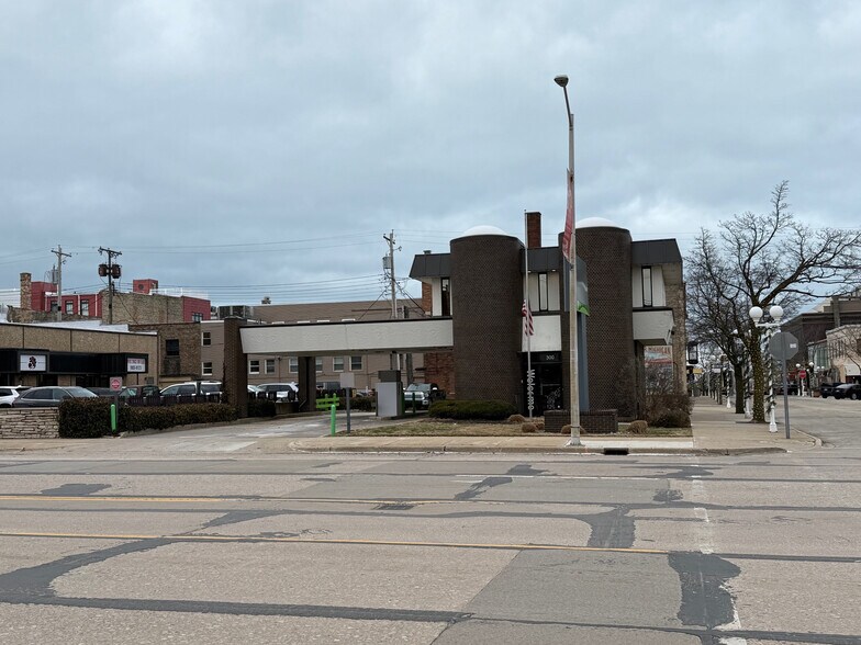 300 Main St, Saint Joseph, MI à vendre - Photo du bâtiment - Image 3 de 14