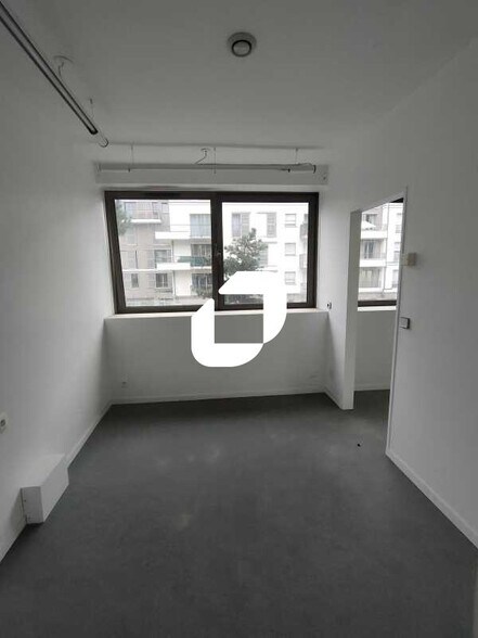 86 Avenue Du Général Leclerc, Viroflay for lease - Interior Photo - Image 2 of 10