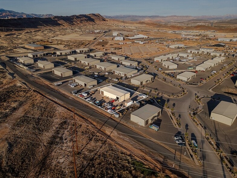 758 S 5725 W, Hurricane, UT à louer - Photo du bâtiment - Image 2 de 8