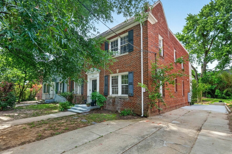 4512 MacArthur Blvd NW, Washington, DC for sale - Building Photo - Image 3 of 22