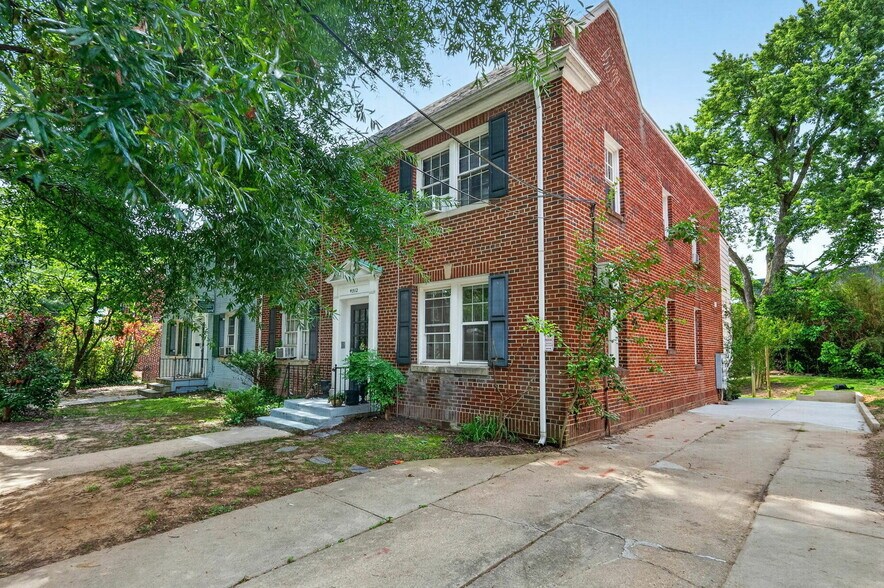 4512 MacArthur Blvd NW, Washington, DC à vendre - Photo du bâtiment - Image 3 de 22