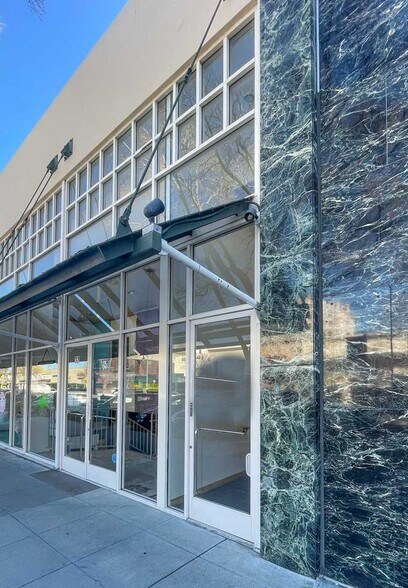 4-98 E 4th Ave, San Mateo, CA à louer - Photo du bâtiment - Image 3 de 6