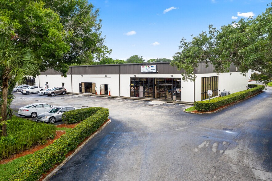 4356 Fortune Pl, West Melbourne, FL à louer - Photo du bâtiment - Image 2 de 6