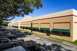 Plus de détails pour 2804-2834 Broadway Center Blvd, Brandon, FL - Industriel/Logistique à louer