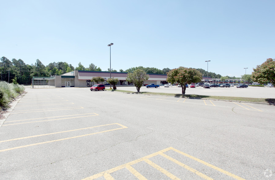 1664-1680 S Main St, Laurinburg, NC for sale - Primary Photo - Image 1 of 1