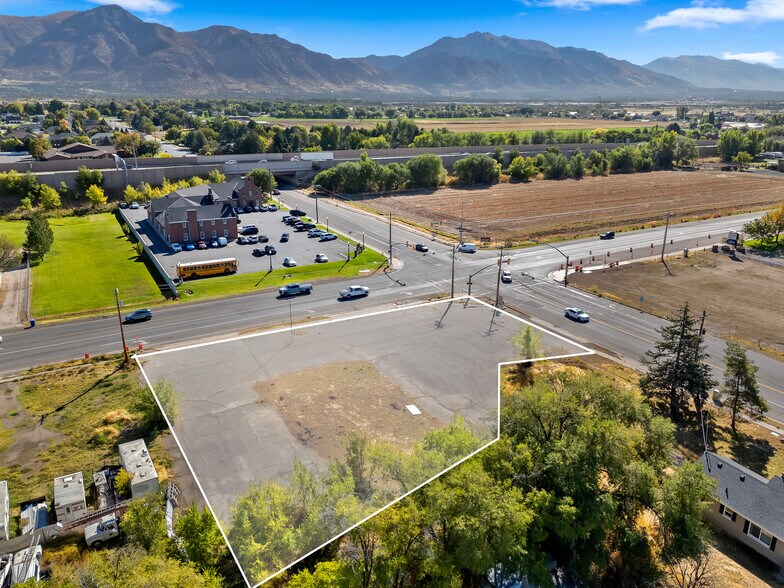 1819 N 2000 W, Farr West, UT à louer - Photo du bâtiment - Image 1 de 18