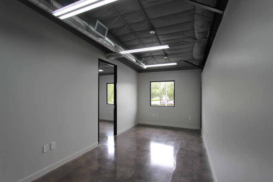 535 W 20th St, Houston, TX for lease - Interior Photo - Image 3 of 6