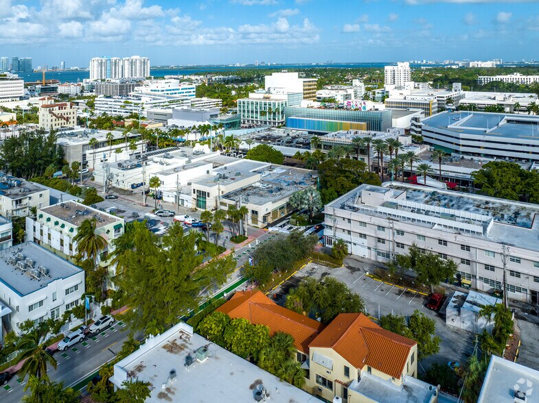 700 Lincoln Rd, Miami Beach, FL à louer - Aérien - Image 1 de 3