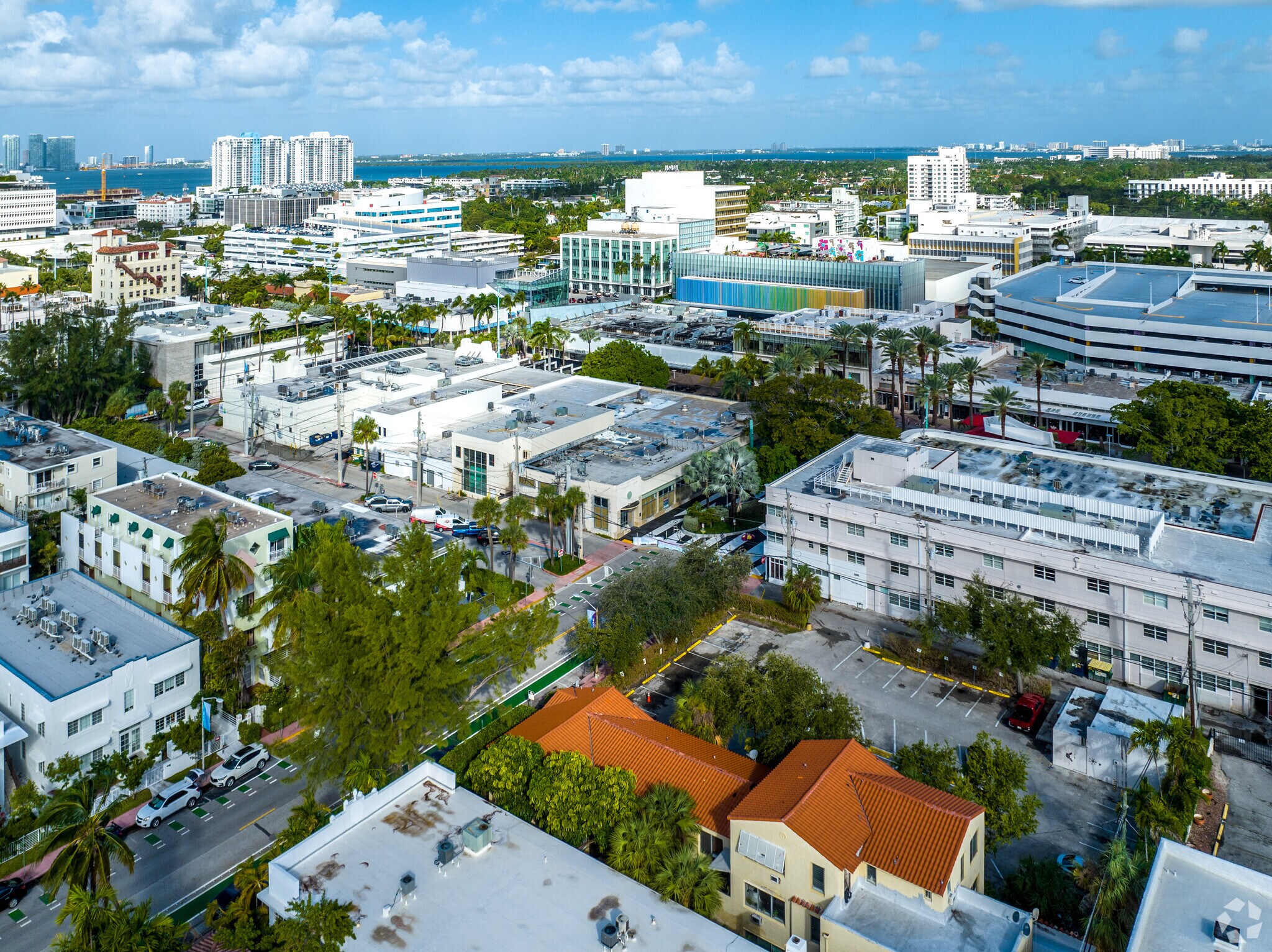 700 Lincoln Rd, Miami Beach, FL for lease Aerial- Image 1 of 4