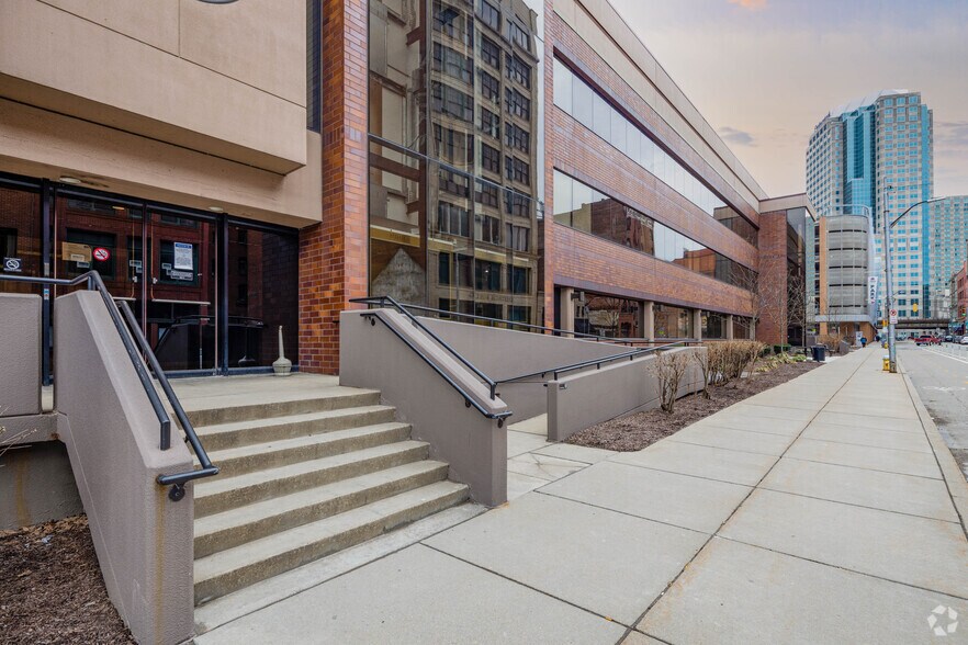 1200-1350 Penn Ave, Pittsburgh, PA à louer - Photo du bâtiment - Image 3 de 9