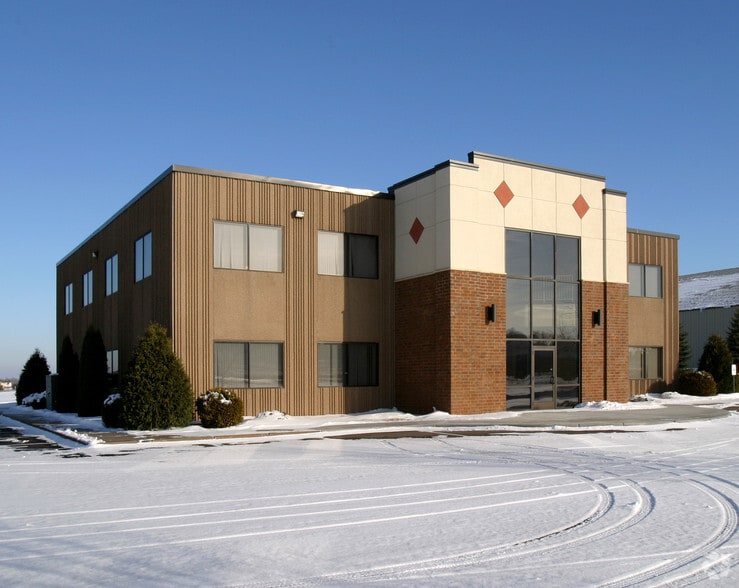 644 Brakke Dr, Hudson, WI for sale - Building Photo - Image 2 of 6