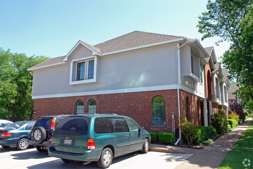 501 Carroll Blvd, Denton, TX à louer - Photo du bâtiment - Image 3 de 6