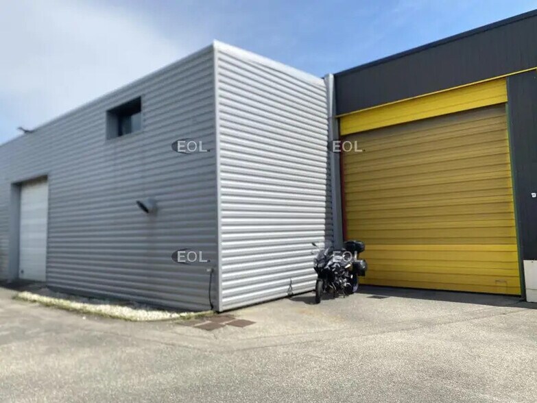 Industrial in Mornant for lease - Building Photo - Image 3 of 15