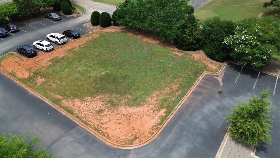 196 Mutual Dr, Anderson, SC for sale - Building Photo - Image 3 of 7