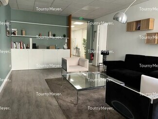 Plus de détails pour Multi-résidentiel à vendre