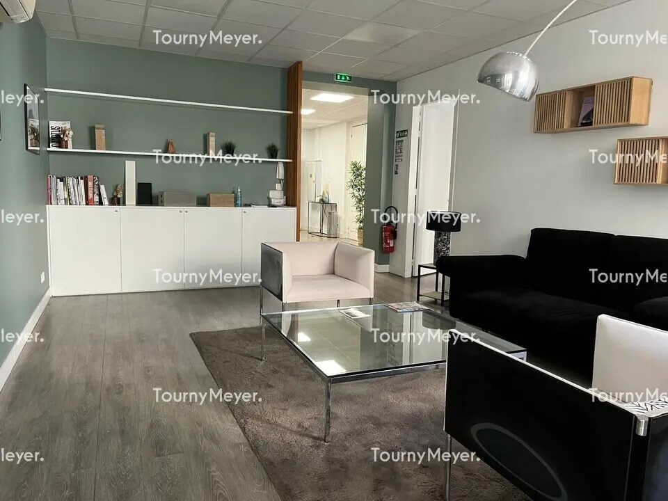 Multifamily in Bordeaux for sale Building Photo- Image 1 of 11