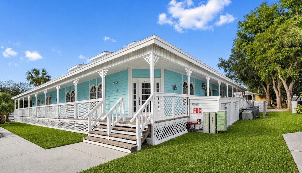 1342 Colonial Blvd, Fort Myers, FL à louer - Photo du bâtiment - Image 3 de 9
