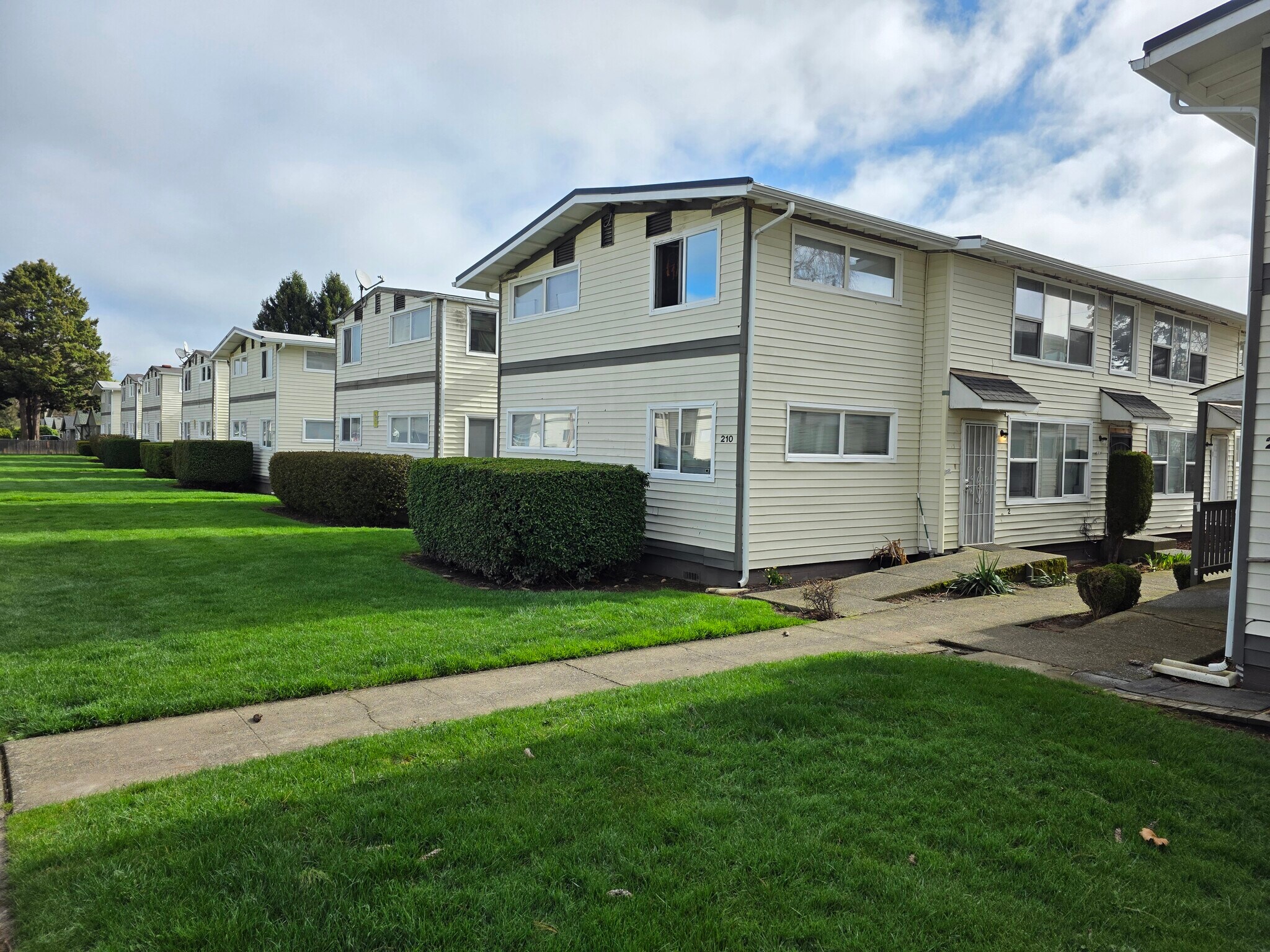 255 Beech St, Longview, WA à vendre Photo du bâtiment- Image 1 de 1