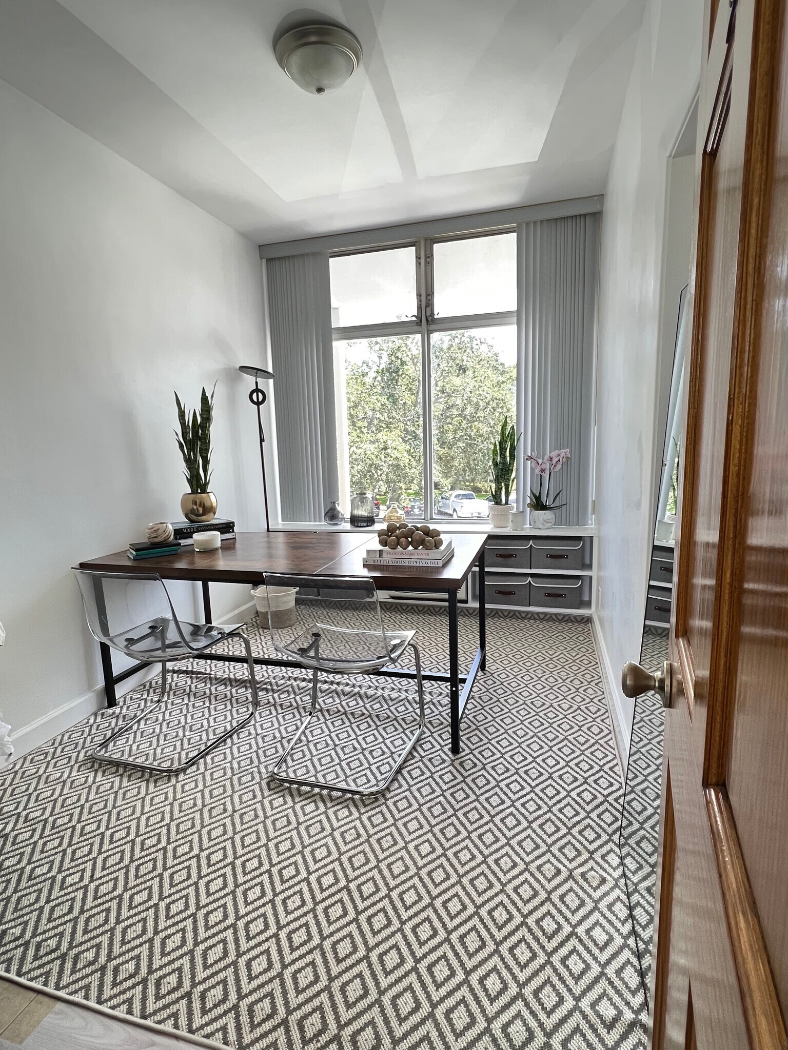 513 US Highway 1, North Palm Beach, FL for lease Interior Photo- Image 1 of 2