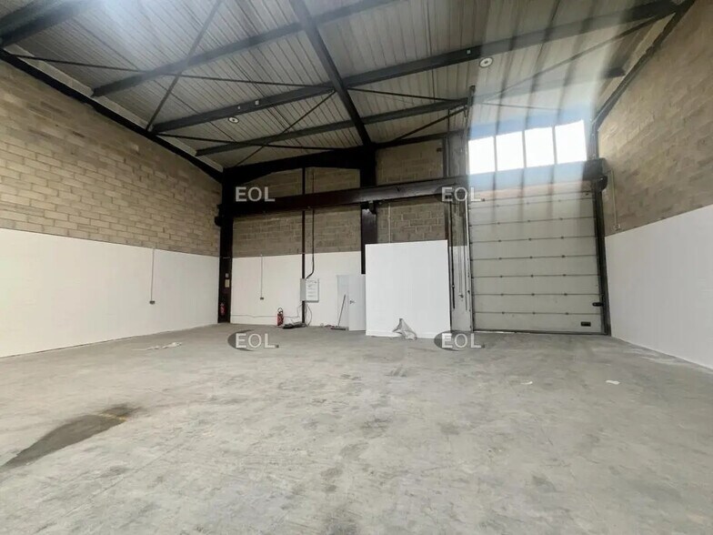 Industriel dans Le Thillay à louer - Photo intérieure - Image 2 de 3