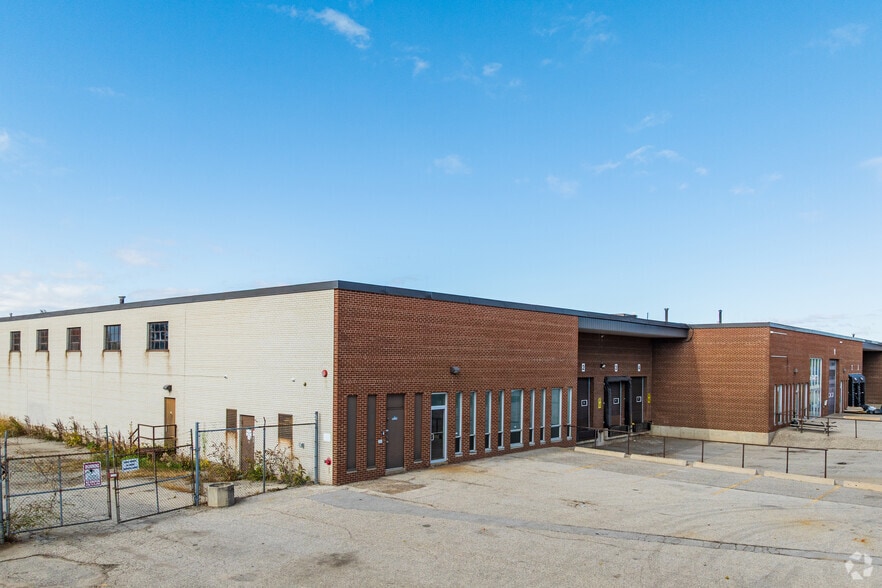 400 Flint Rd, Toronto, ON for lease - Primary Photo - Image 1 of 3