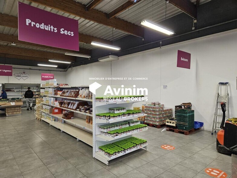 Retail in Chenôve for lease - Interior Photo - Image 2 of 4