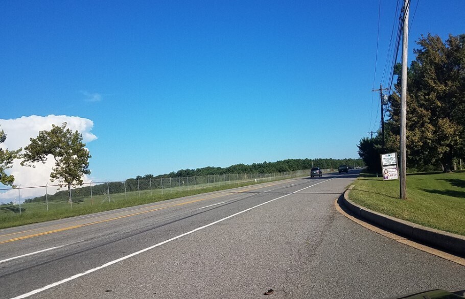 Thames Ave, Lexington Park, MD à vendre - Photo du bâtiment - Image 3 de 5