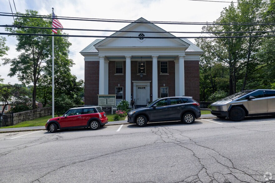 70 Main St, Peterborough, NH à louer - Photo du bâtiment - Image 3 de 5