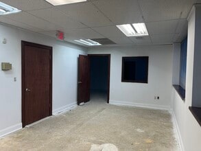 200 James Pl, Monroeville, PA à louer Photo intérieure- Image 1 de 19