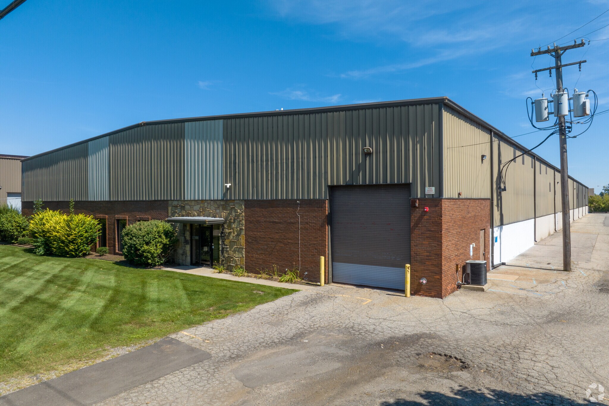 8400 Ronda Dr, Canton, MI for lease Primary Photo- Image 1 of 39