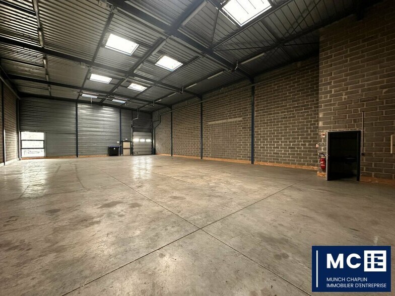 Industrial in Niederhausbergen for lease - Building Photo - Image 1 of 8