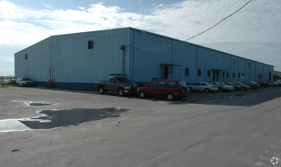 11491-12435 Rocket Blvd, Orlando, FL for sale - Building Photo - Image 2 of 4