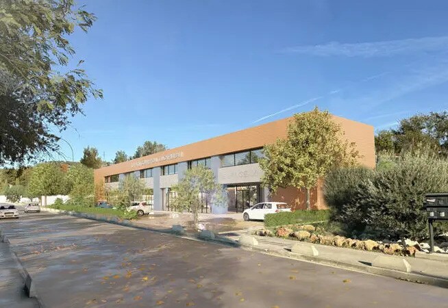 Retail in Roquevaire for lease Building Photo- Image 1 of 5