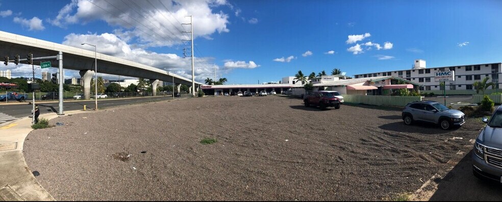 98-135 Kamehameha Hwy & 98-108 Lipoa Pl, Aiea, HI for lease - Building Photo - Image 1 of 3