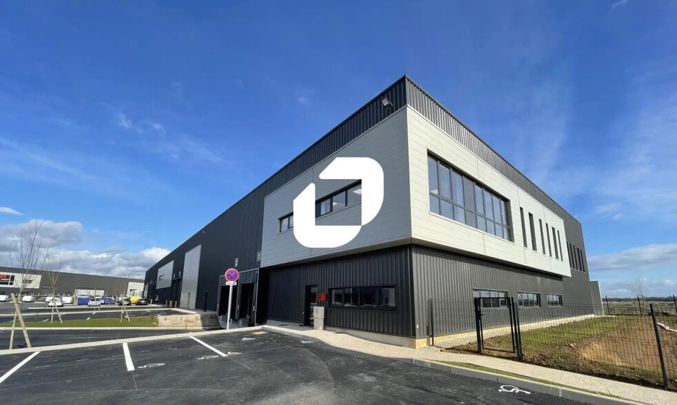 6 Rue Clément Ader, Brie-Comte-Robert for lease - Building Photo - Image 2 of 6