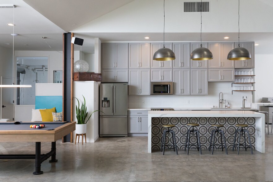 4200 Broadway, Oakland, CA for lease - Interior Photo - Image 2 of 41