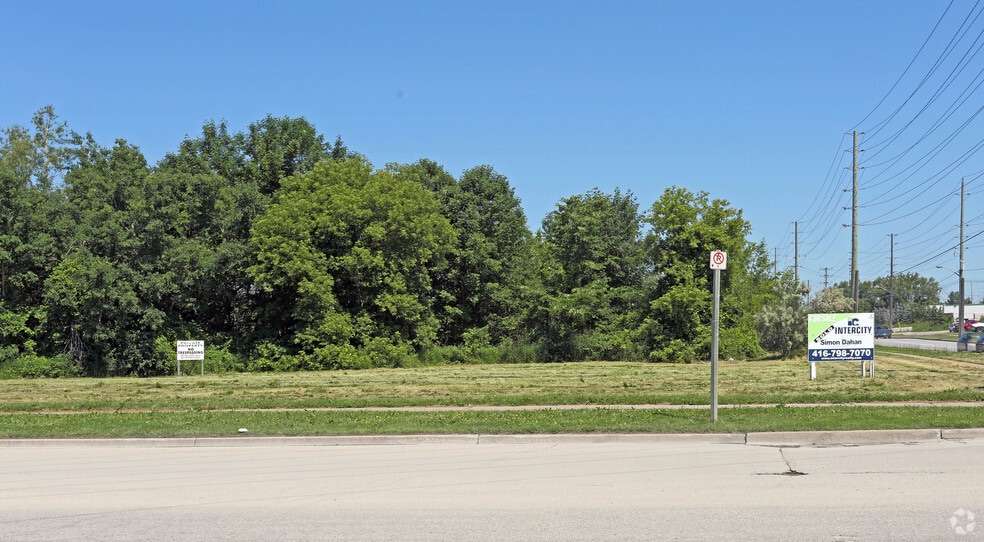 1520 Notion Rd, Pickering, ON à vendre - Photo du bâtiment - Image 2 de 3