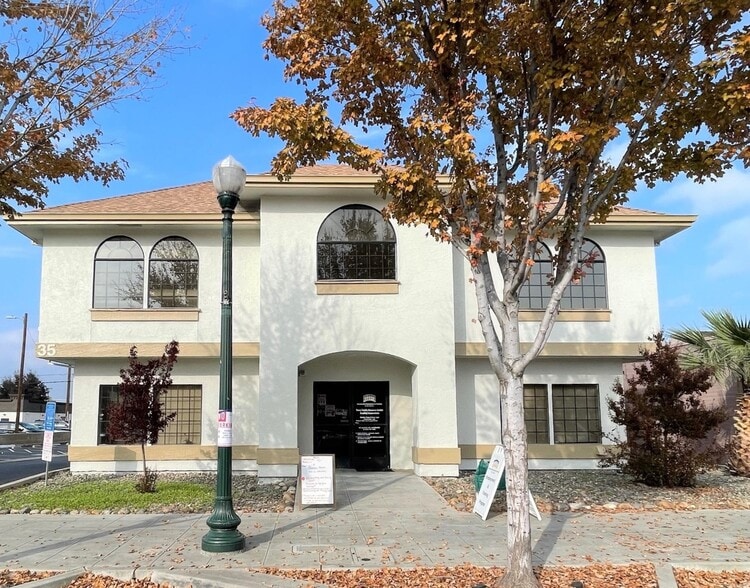 35 E 10th St, Tracy, CA for lease - Building Photo - Image 2 of 6