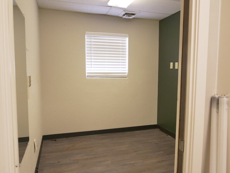 1603-1605 Lake Success Dr, Waco, TX for lease - Building Photo - Image 3 of 6